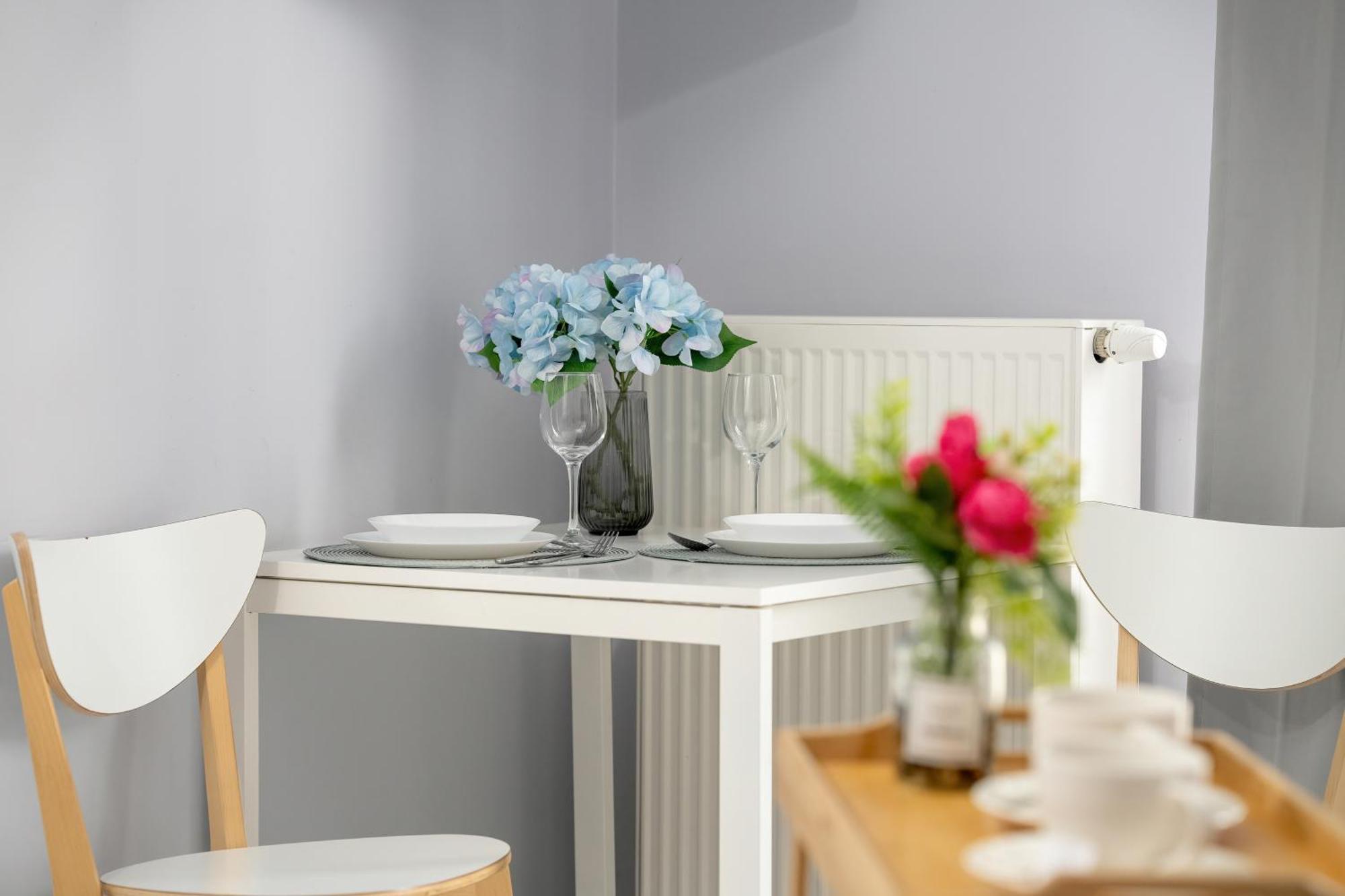 Stylowe I Eleganckie Studia Very Berry W Poznaniu By Noclegi Renters Esterno foto