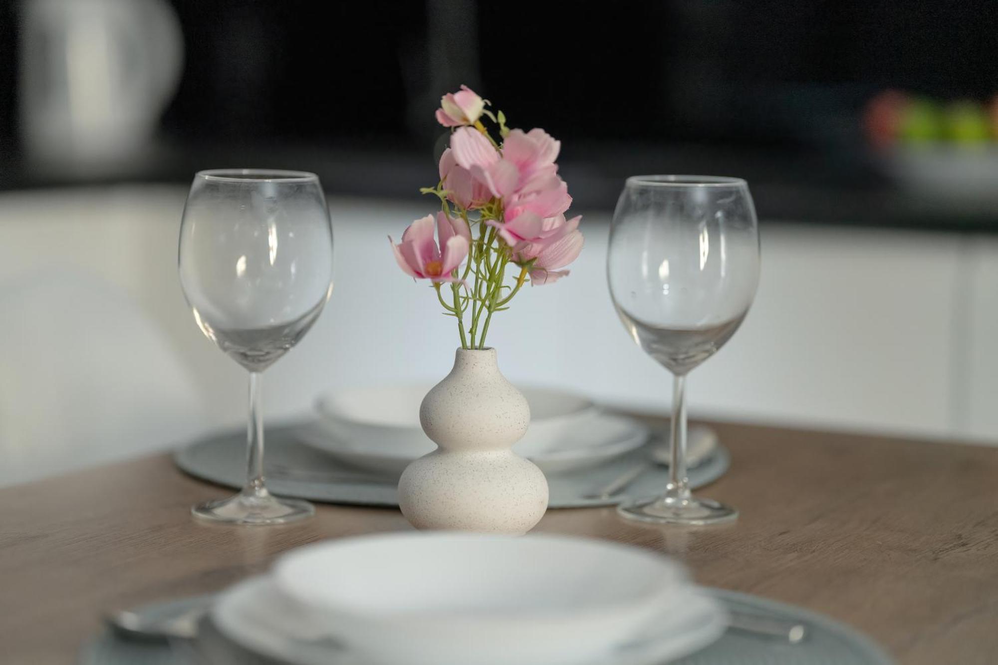 Stylowe I Eleganckie Studia Very Berry W Poznaniu By Noclegi Renters Esterno foto